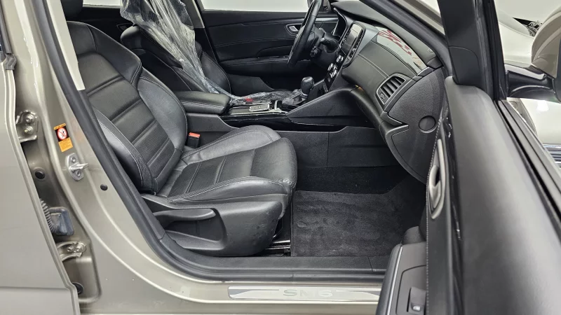 Renault SM6