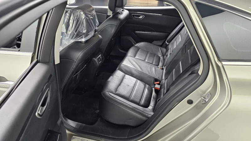 Renault SM6