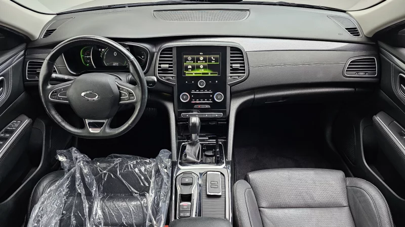 Renault SM6