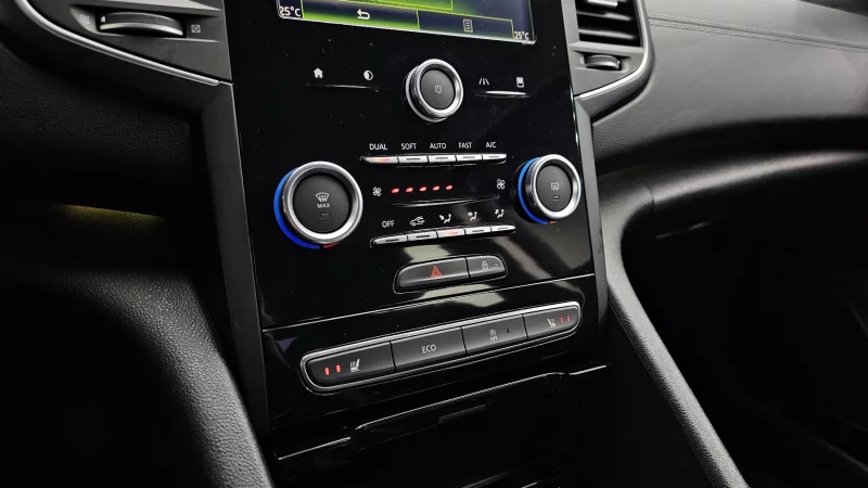 Renault SM6