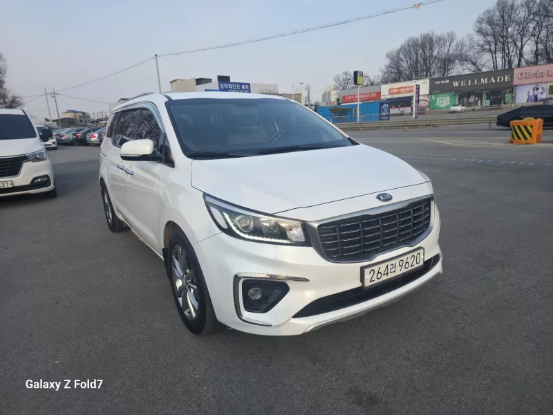 Kia Carnival