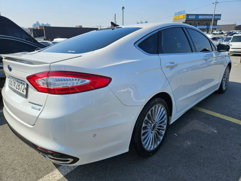 Ford FUSION