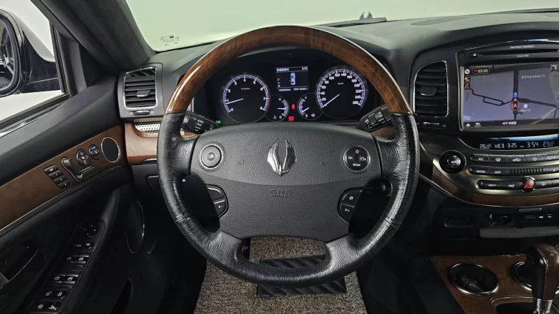 SsangYong Chairman W