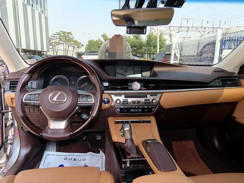 Lexus ES300h