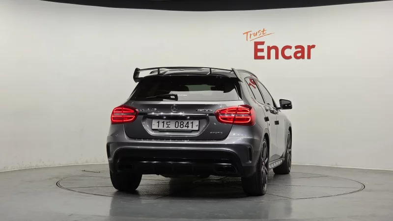 Mercedes-Benz GLA-Class