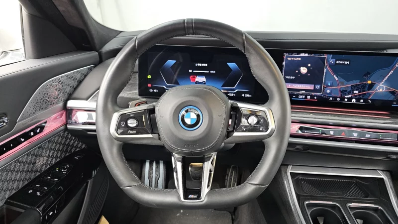BMW i7