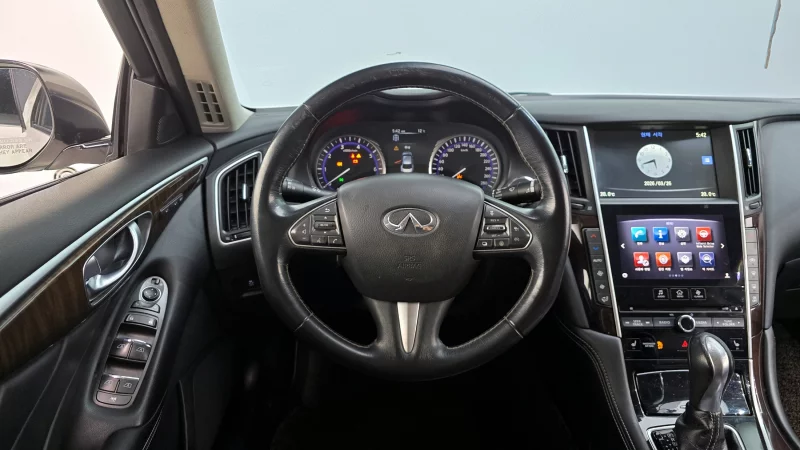 Infiniti Q50
