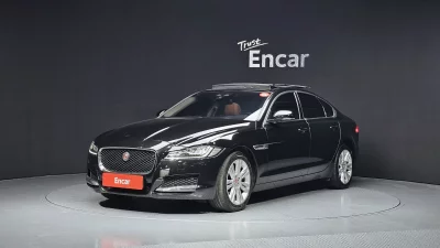Jaguar XF