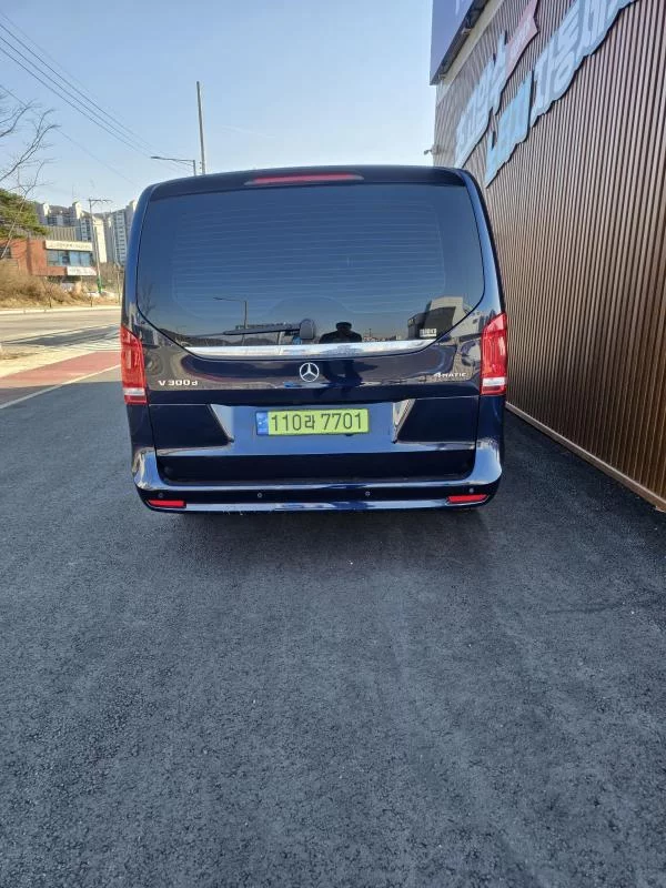 Mercedes-Benz V-Class