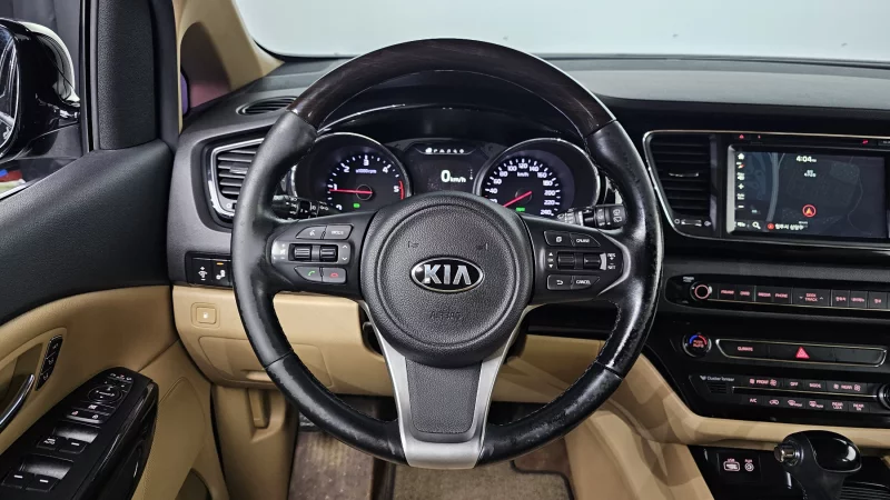 Kia Carnival