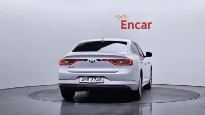 Renault SM6
