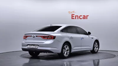 Renault SM6