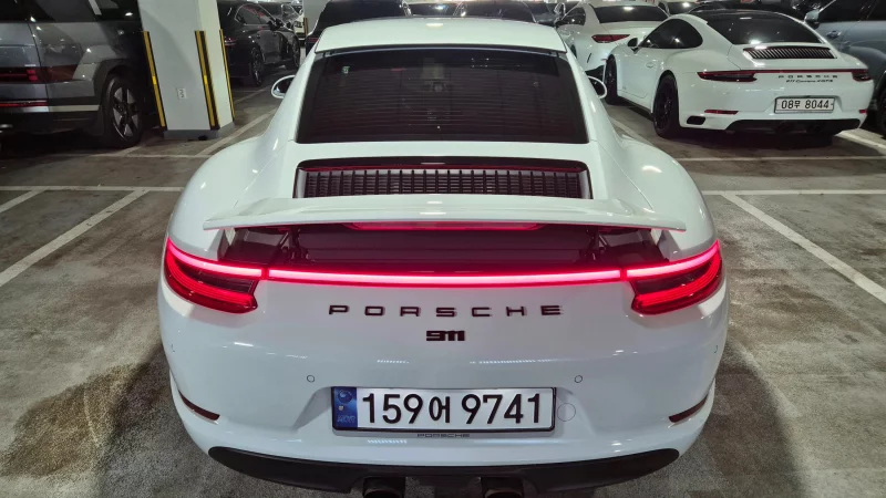 Porsche 911