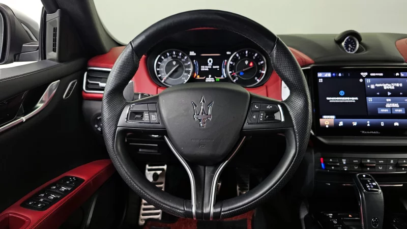 Maserati GHIBLI