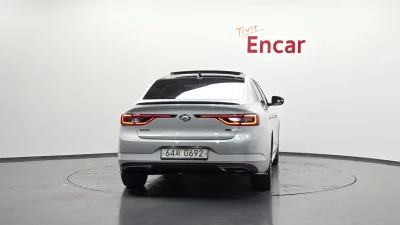 Renault SM6