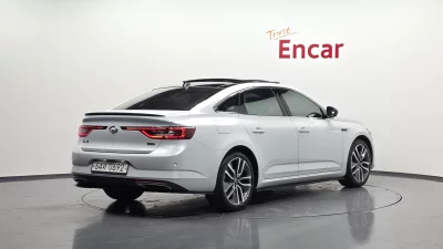 Renault SM6