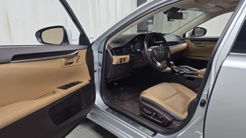 Lexus ES300h