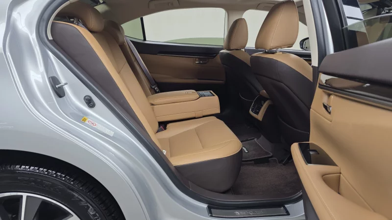 Lexus ES300h