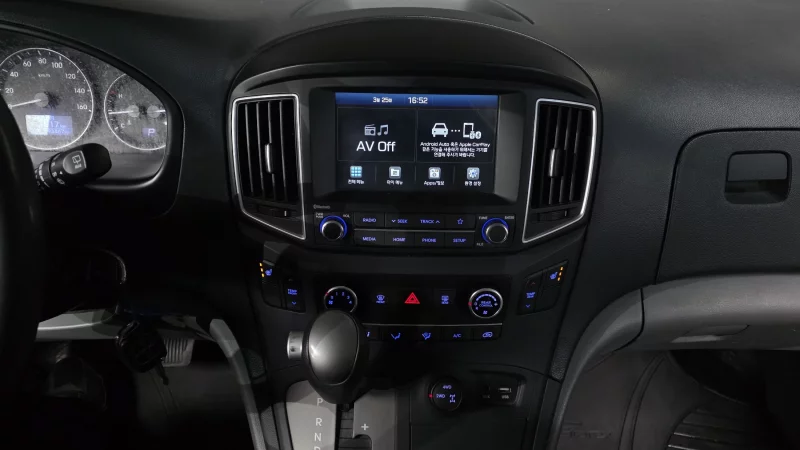 Hyundai Grand Starex