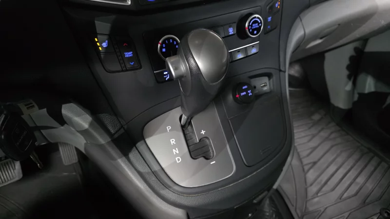 Hyundai Grand Starex