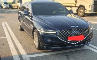Genesis G90