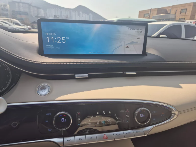 Genesis GV70