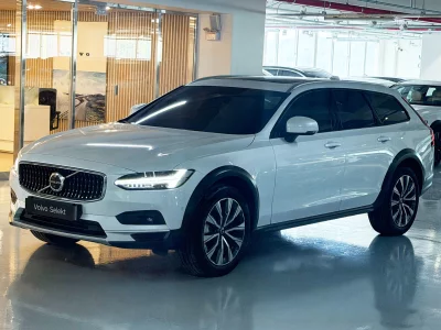 Volvo V90