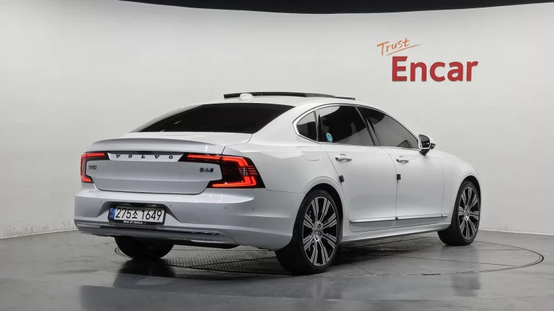 Volvo S90