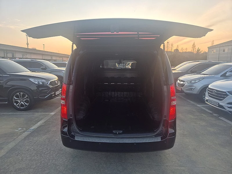 Hyundai Grand Starex