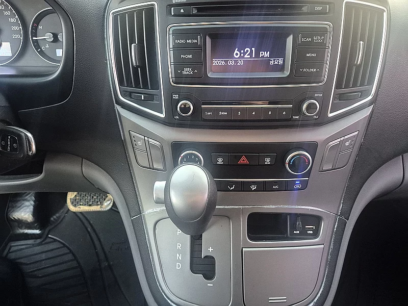 Hyundai Grand Starex