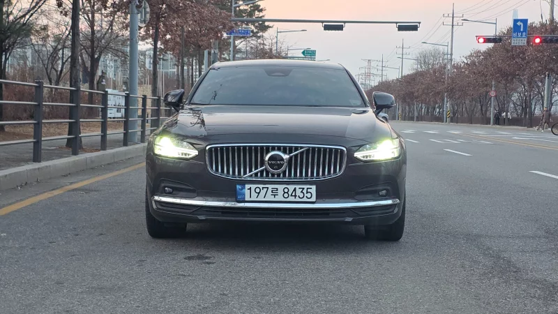 Volvo S90