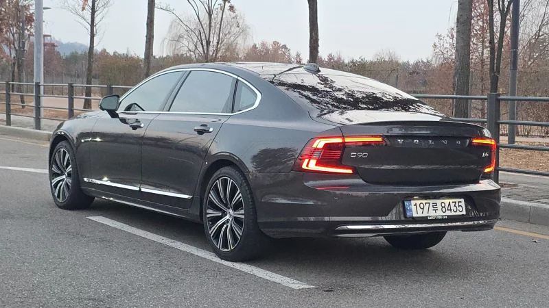 Volvo S90