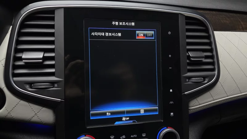 Renault SM6