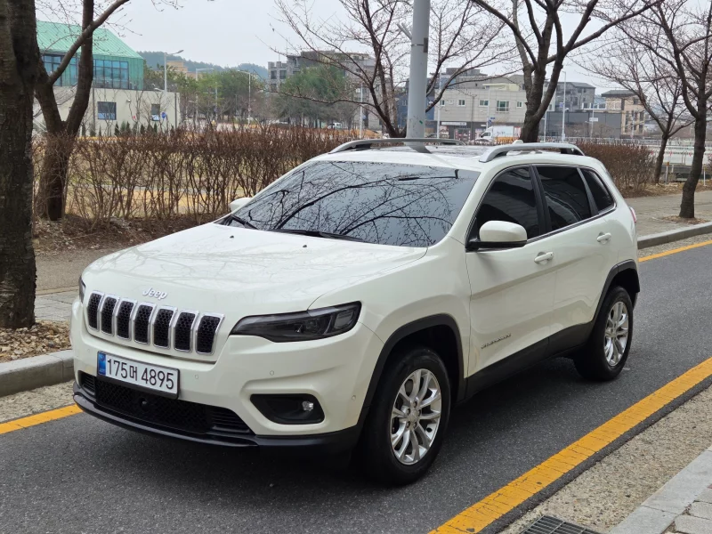 Jeep CHEROKEE