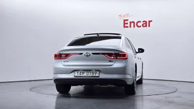 Renault SM6