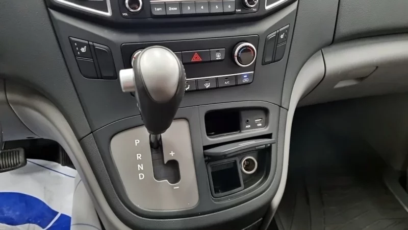 Hyundai Grand Starex