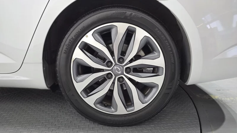 Renault SM6
