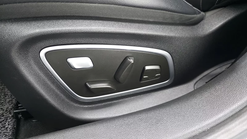 Renault SM6