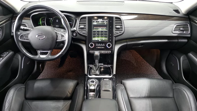Renault SM6
