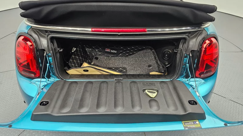 MINI Cooper Convertible