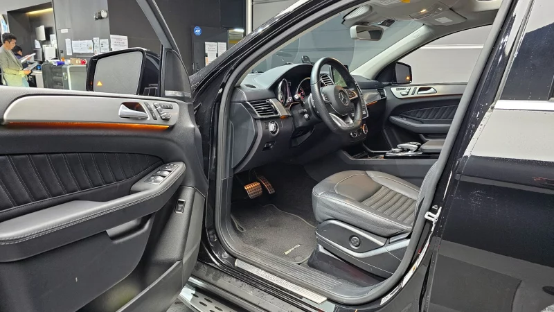 Mercedes-Benz GLE-Class