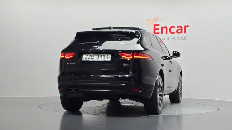 Jaguar F-Pace