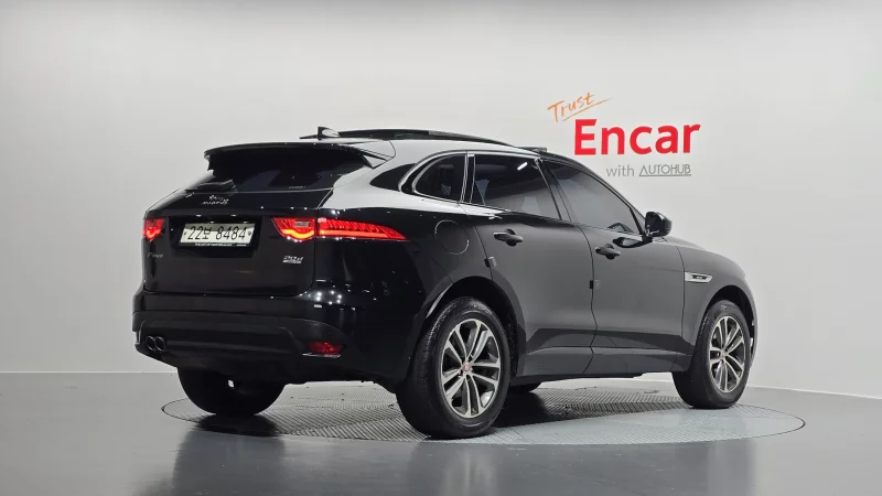 Jaguar F-Pace