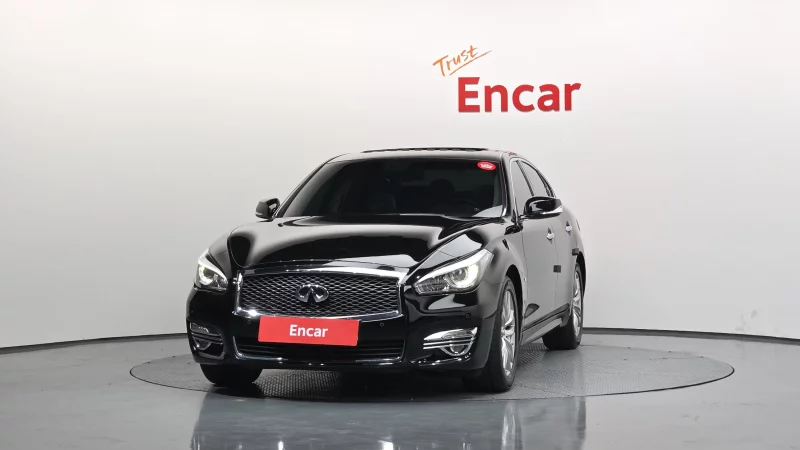 Infiniti Q70