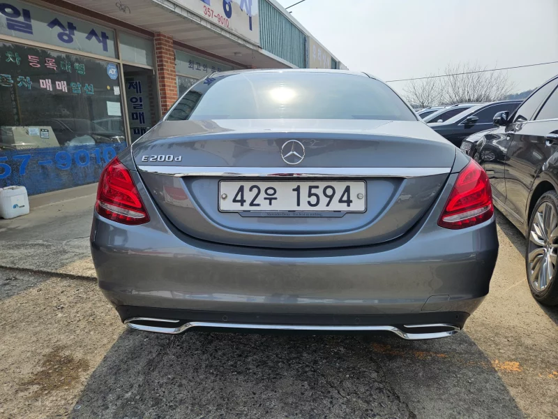 Mercedes-Benz C-Class