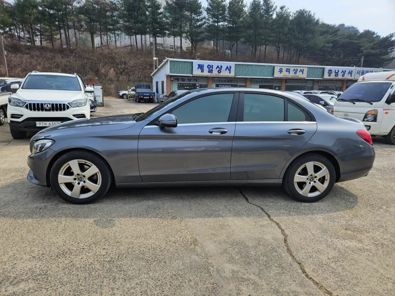 Mercedes-Benz C-Class