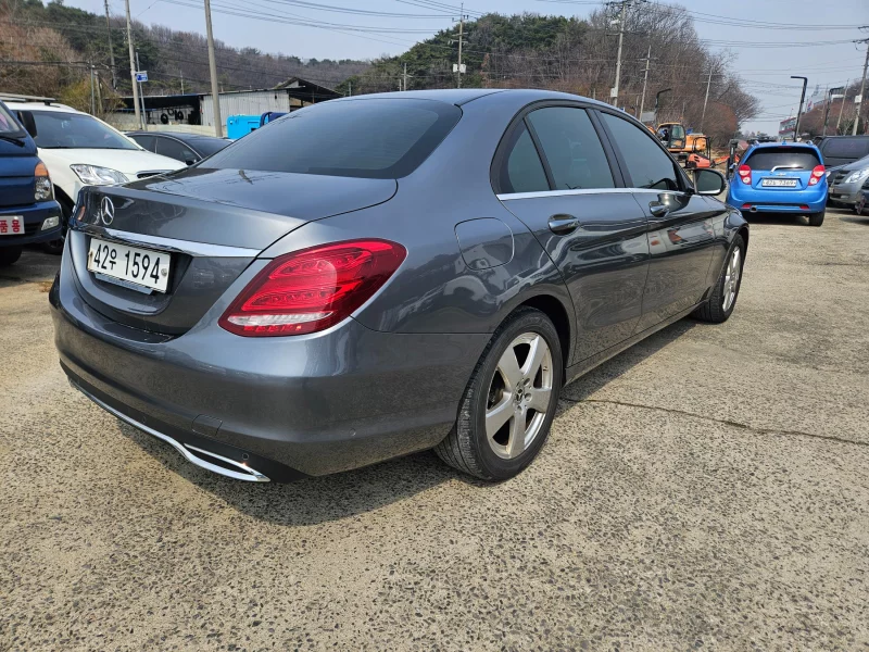 Mercedes-Benz C-Class