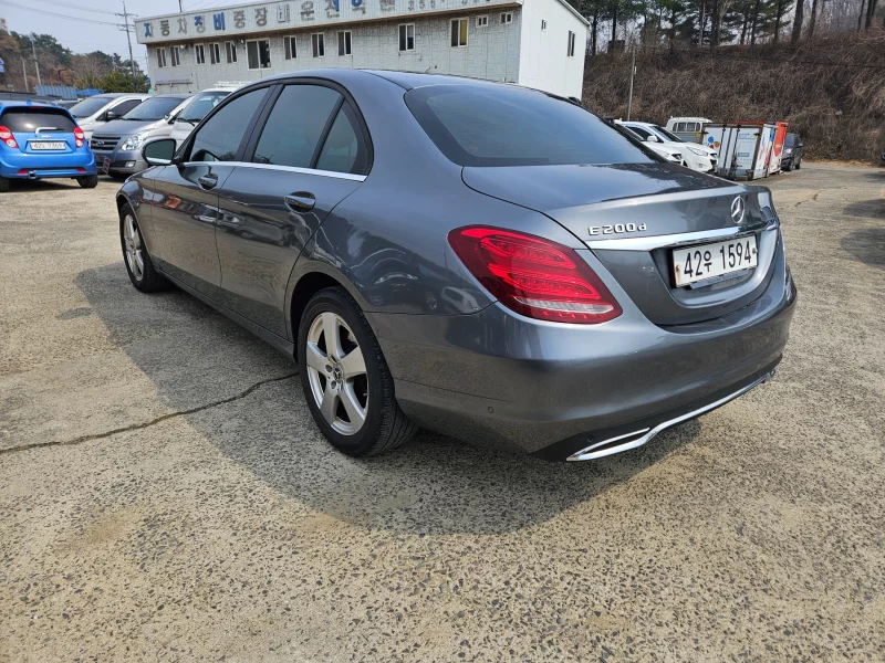 Mercedes-Benz C-Class