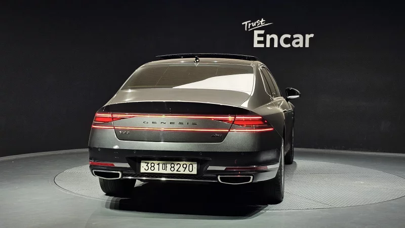 Genesis G90