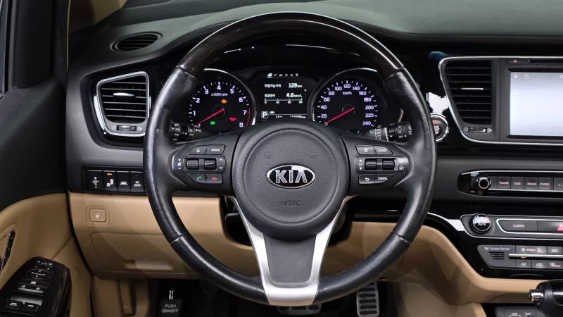 Kia Carnival
